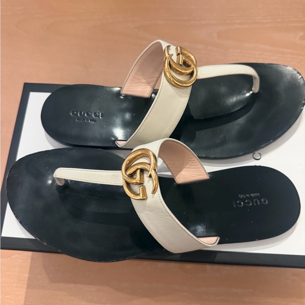 Gucci Cream Leather Thong Sandals with Gold GG Accent